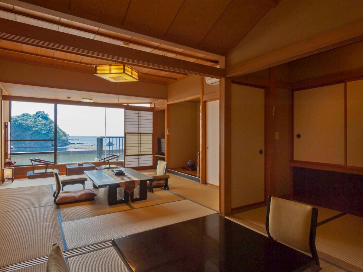 Hotel Umibenokakureyu Seiryu à Nishiizu Extérieur photo