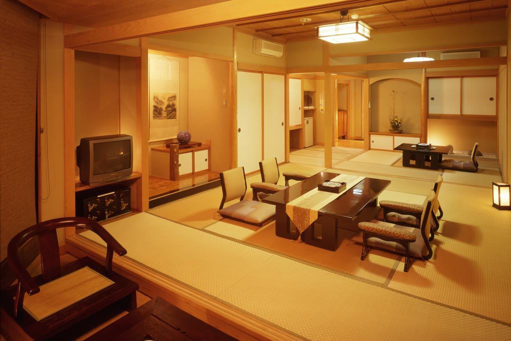 Hotel Umibenokakureyu Seiryu à Nishiizu Extérieur photo